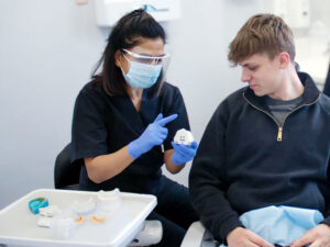 64f1e07208eeba2f7d0953c4_follow-up-teeth-whitening